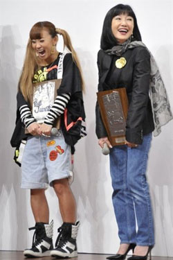 日本首相夫人獲“最適合穿牛仔褲名人”獎