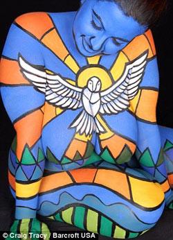 組圖：美國藝術(shù)家創(chuàng)作惟妙惟肖人體彩繪