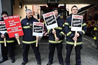 愛爾蘭25萬工人大罷工 抗議政府減薪計劃