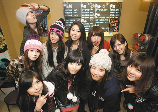 臺(tái)北師大夜市票選店家正妹 24美眉爭(zhēng)奇斗艷