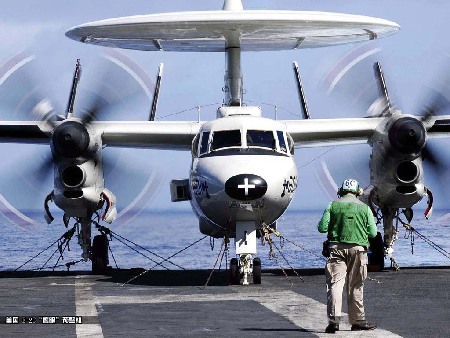 美預警機墜落阿拉伯海 3人獲救1人失蹤