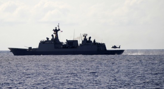 中韓海軍護航戰艦在亞丁灣舉行聯合演練(圖)