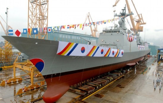 中韓海軍護航戰艦在亞丁灣舉行聯合演練(圖)