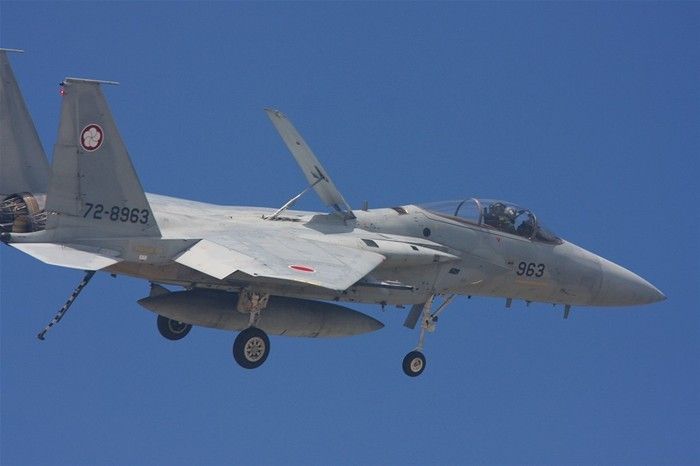 日本F-15J用攔阻鉤練短距著陸