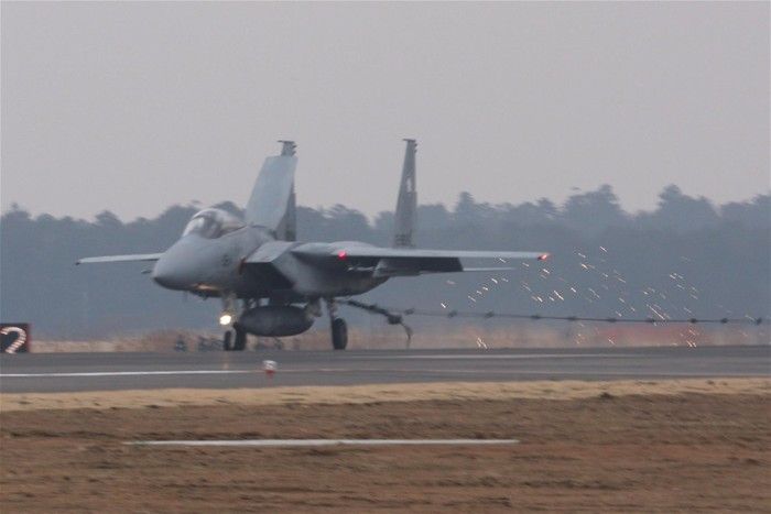 日本F-15J用攔阻鉤練短距著陸