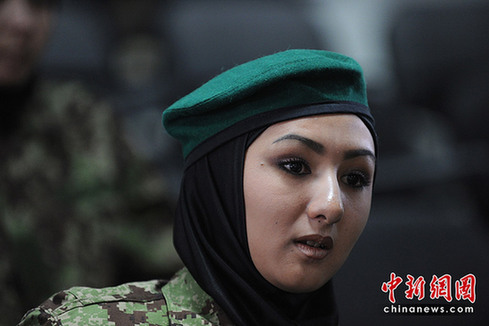 高清大圖:阿富汗女兵舉行畢業禮