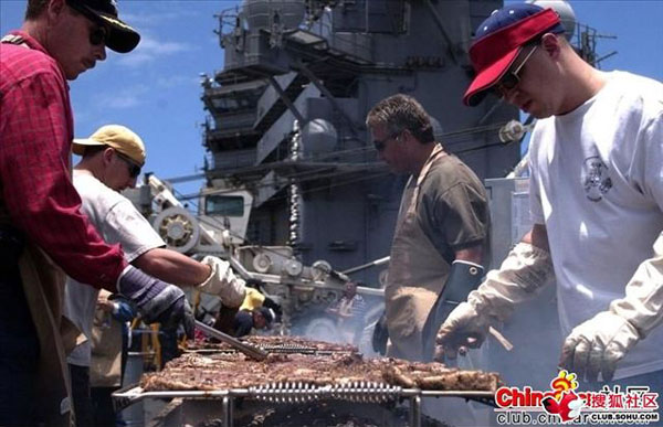 看了這個你就知道為啥美軍很多胖子