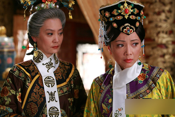 鄧萃雯演皇后驚艷