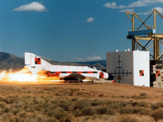 財大氣粗！美軍使用F-16戰斗機當靶機[組圖]