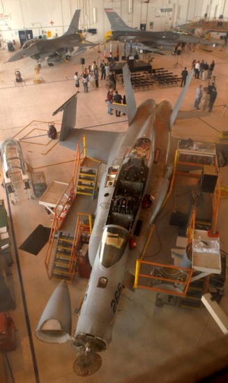 財大氣粗！美軍使用F-16戰斗機當靶機[組圖]