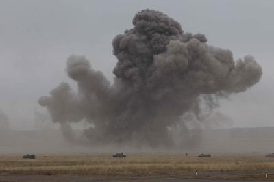 上合軍演進行首次實彈全程陸空綜合演練