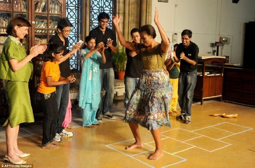 美第一夫人訪印赤腳游戲“米歇爾抱枕”銷售火爆