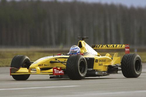 普京試駕F1賽車 一路“狂飆”險(xiǎn)些失控