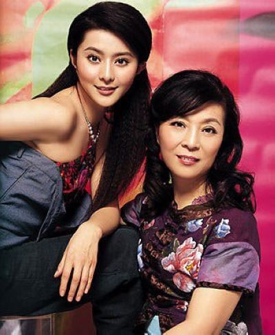 21位美女明星的極品漂亮媽媽