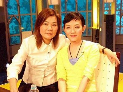 21位美女明星的極品漂亮媽媽