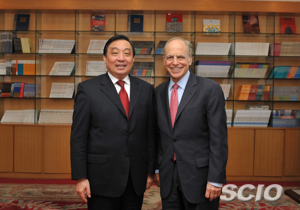 王晨分別會見彭定康和李侃如