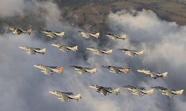 最后一次翱翔藍天 英國皇家空軍鷂式戰機退役