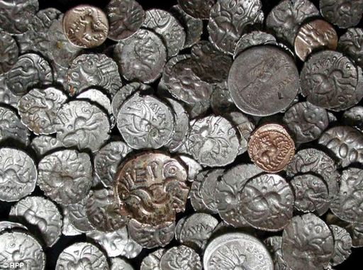 英出土鐵器時代護衛(wèi)犬尸體 忠誠“護寶”2000年