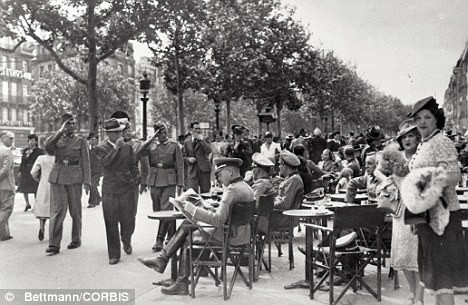 布呂尼翻唱經典被批“不著調” 助夫競選恐幫倒忙