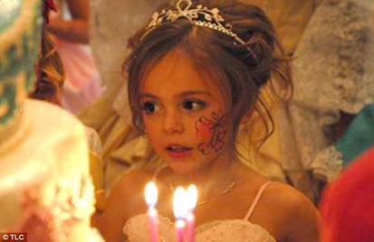 為幫6歲女兒圓公主夢(mèng) 美夫婦花3.2萬(wàn)美元辦生日宴