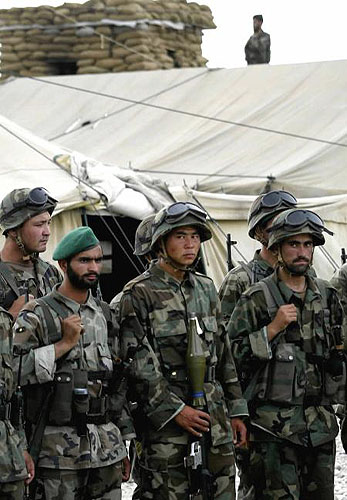 阿政府軍與塔利班激戰 增援米-17慘撞樹[圖]