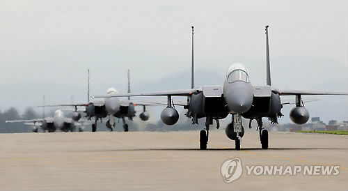 波音向韓國交付2架F-15K