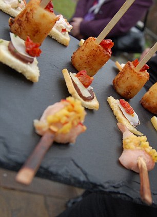 英新娘“偷竊”公司17萬英鎊 為自己打造奢侈夢幻婚禮