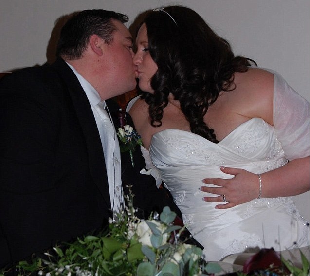 英新娘“偷竊”公司17萬英鎊 為自己打造奢侈夢幻婚禮