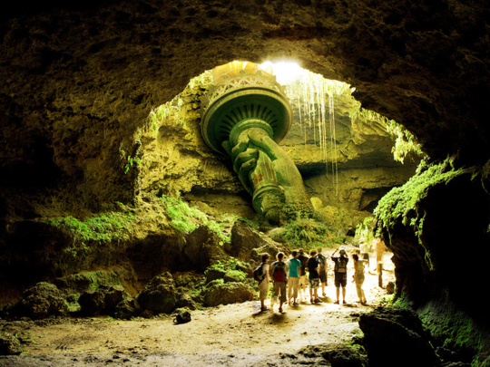 美藝術家繪制末日場景 殘酷詭異之美撼人心魄