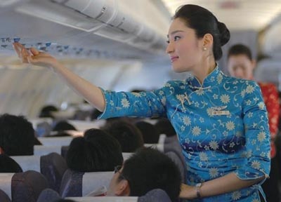 當各地空姐遇到旗袍 誰最美？