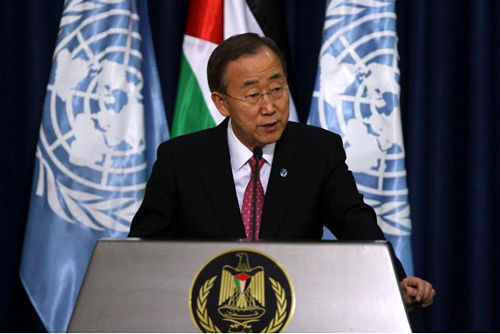 潘基文訪問加沙 其車隊(duì)遭示威民眾擲鞋抗議