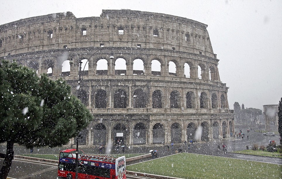 羅馬26年來首降大雪 嚴寒天氣致歐洲200余人死亡