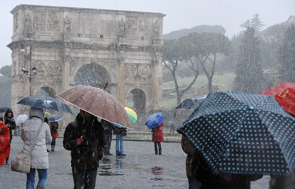 羅馬26年來首降大雪 嚴寒天氣致歐洲200余人死亡