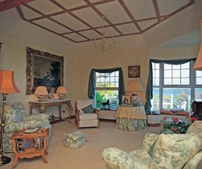 英小島傳奇老房出售 曾接待柯南•道爾、外出須過吊橋