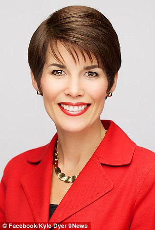 美國女主持直播中“采訪”烈犬嘉賓 被咬傷嘴唇送醫院