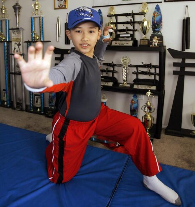 有華裔血統美神童出書傳授“成功之道” 11歲入讀知名大學