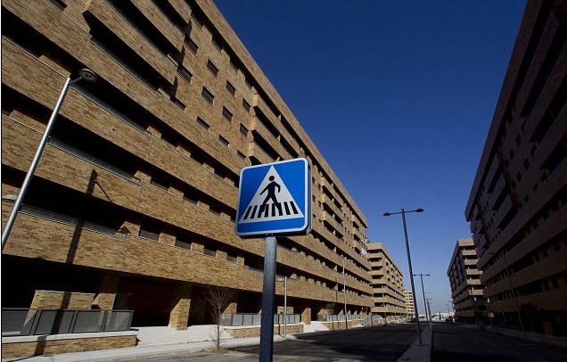 西班牙房地產市場崩潰 昔日繁華地區今變“鬼城”