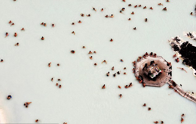 攝影師航拍冰島 驚嘆自然景觀猶如藝術品