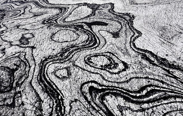 攝影師航拍冰島 驚嘆自然景觀猶如藝術(shù)品