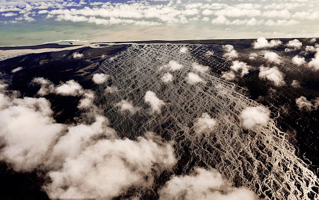 攝影師航拍冰島 驚嘆自然景觀猶如藝術品