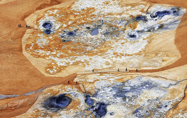 攝影師航拍冰島 驚嘆自然景觀猶如藝術(shù)品