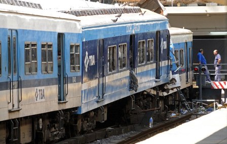 阿根廷城鐵發(fā)生嚴(yán)重脫軌事故 至少50人死600多人傷