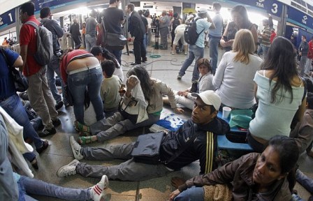 阿根廷城鐵發生嚴重脫軌事故 至少50人死600多人傷