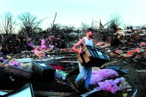 龍卷風襲擊美國多個州 百余人傷亡