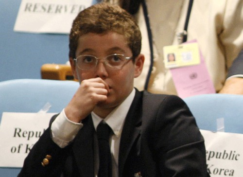 15歲兒子被控用西紅柿襲擊女警 薩科齊親自致歉