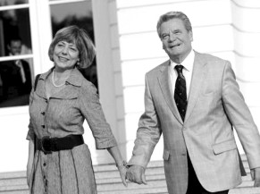 72歲高克高票當選德國新任總統 交往12年情婦欲當第一夫人