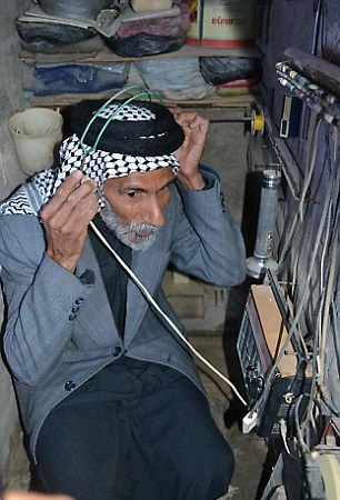 為躲避死刑藏身地窖20余年 薩達(dá)姆時(shí)期政治犯悲慘生活曝光