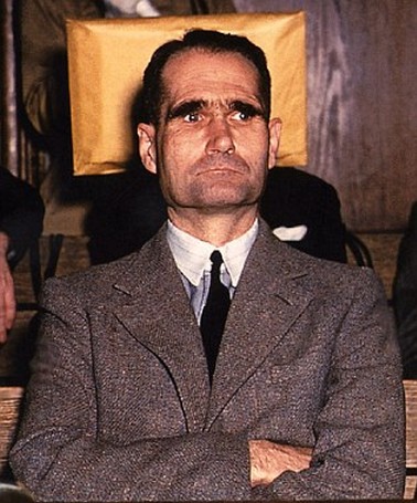 希特勒接班人死于謀殺?新解密文件顯露自殺案重重疑點