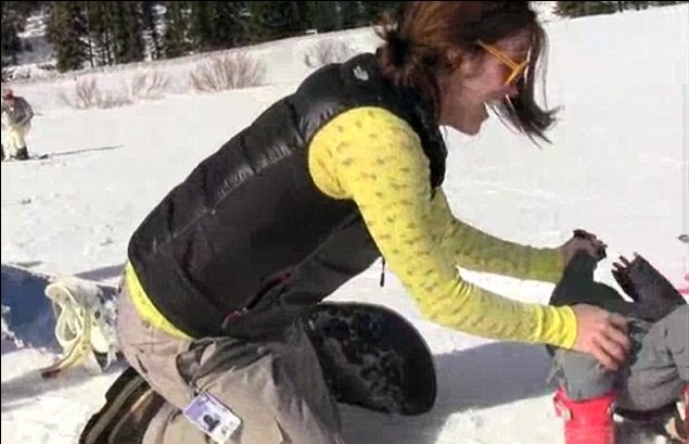 可愛滑雪小男孩站著入睡 視頻走紅萌翻眾網友