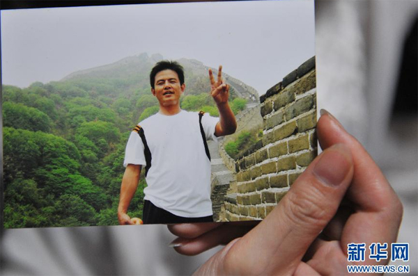 強忍肝臟破裂劇痛勇救乘客 “最美司機”吳斌去世